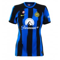 Camisa de Futebol Inter Milan Alessandro Bastoni #95 Equipamento Principal Mulheres 2023-24 Manga Curta